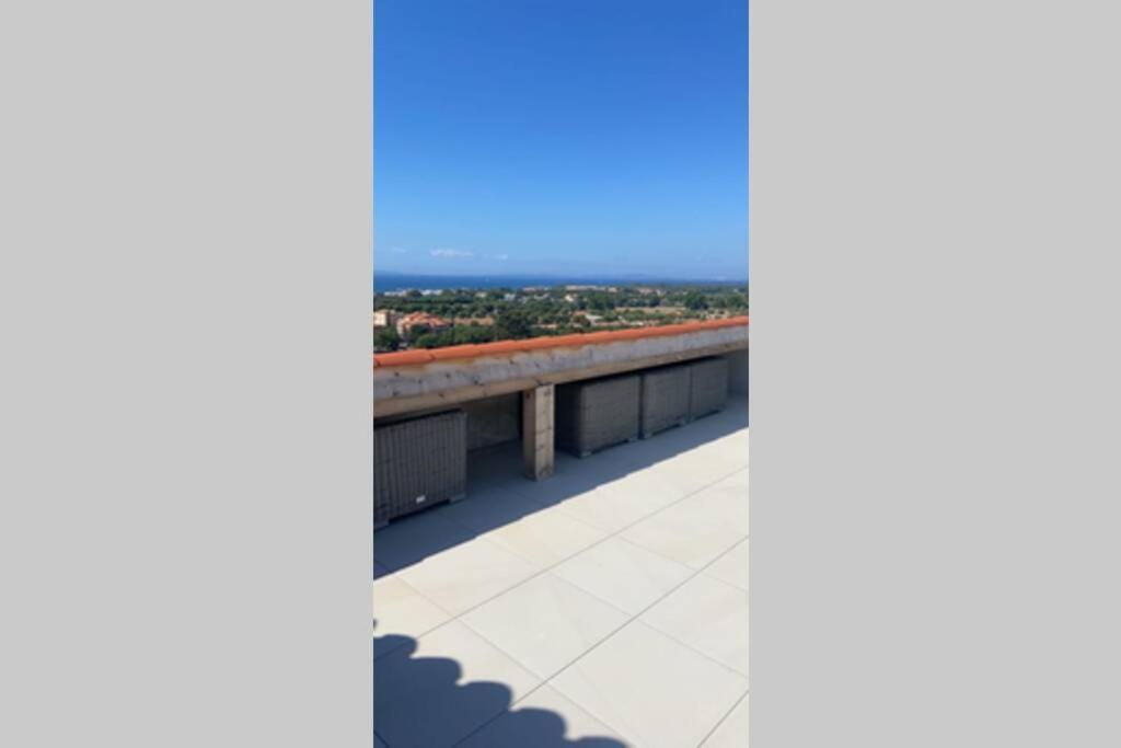 Magnifique Appartement Avec Vue Imprenable La Londe-les-Maures Kültér fotó